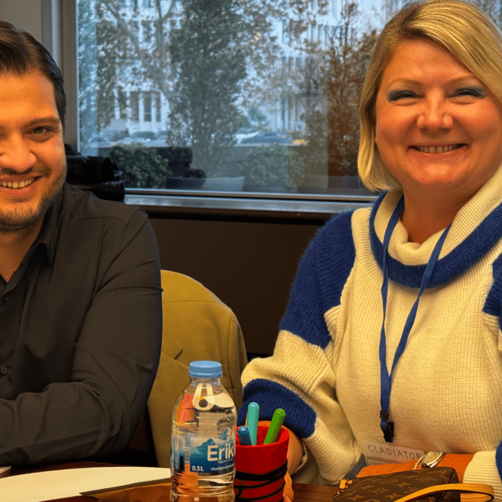 Alaz Han Canbolat Enes Şahin eğitmenliğinde verilen eğitim, oyunlaştırma teknikleriyle satış motivasyonunu artırmayı hedefledi.